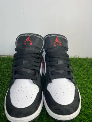 Nike Jordan Air Jordan 1 Mid Chile Red White Black GS Youth Size 4.5Y /Women size 6 BQ6931-100 thumbnail 3