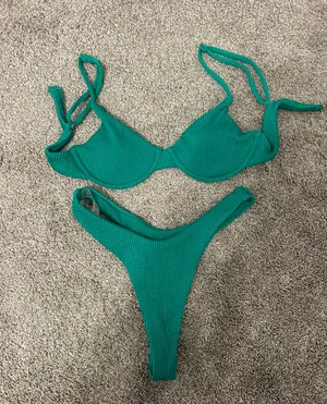 Bikini Set thumbnail 1