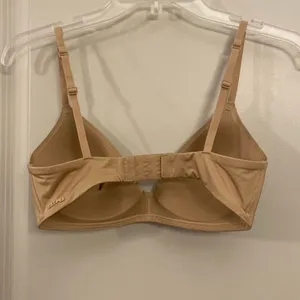Skims wireless bra, size 34C thumbnail 3