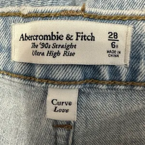 Abercrombie & Fitch‎ 90s Straight Ultra High Rise Curve Love Jeans Womens 28/6R thumbnail 5