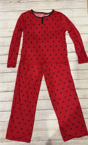 NWT Roudelain red long-sleeve Christmas Theme pajama set - Pants And Top Medium thumbnail 1