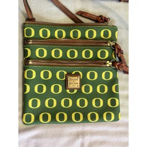 Dooney & Bourke Oregon Ducks College Print Crossbody Bag Logo Green/Yellow‎ Zip thumbnail 2