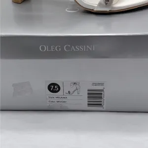 Oleg Cassini Women Heels Size 7.5 Ivory Satin Bow Party Wedding Bridal Sandals thumbnail 9