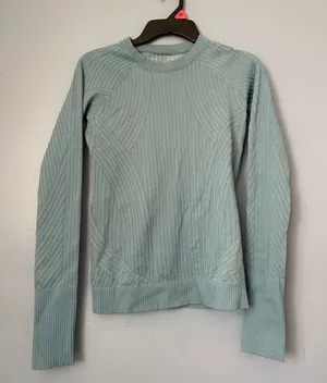 Lululemon Long Sleeve thumbnail 1
