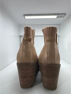 TOMS Women's Beige Suede Ankle Boots Wedge Heel Size 7.5 thumbnail 2