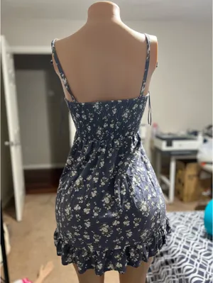 Hollister Blue floral mini dress with adjustable straps and ruffled hem #holidaydress thumbnail 6