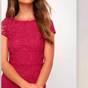 NWT Lulus‎ Right Sheer, Right Now Magenta Lace Bodycon Dress MEDIUM thumbnail 2