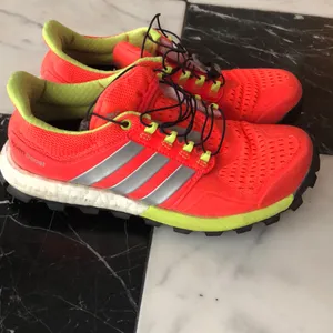 Adidas raven boost thumbnail 2