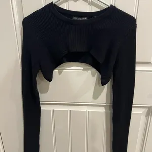 NWT Cotton Candy Large Black Long Sleeve Cut Out Crop Top thumbnail 3