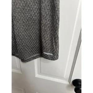 Patagonia woman's shirt size small‎ thumbnail 3