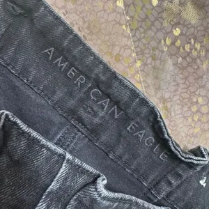 American Eagle Black High Waist Paper Bag Mom Jeans Size 8 thumbnail 3