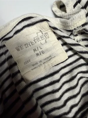 We The‎ Free Womens medium Black white stripe Short Sleeve Asymmetrical shirt thumbnail 3