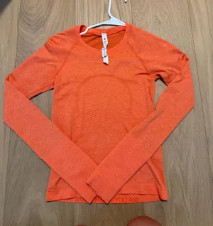 Lululemon Swiftly Tech Long Sleeve thumbnail 1