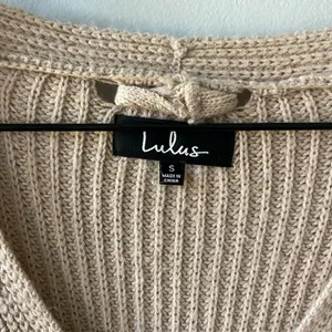 Lulus V-neck sweater thumbnail 2