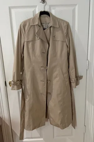 Classic Beige Women's Trench Coat with removable quilted insert Uniqlo large thumbnail 1