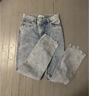 Abercrombie & Fitch The 90s Straight Ultra High Rise Jeans thumbnail 1