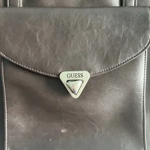 Vintage Guess Brown Triangular Turn Lock Pocket+Zip, Big Tote Shoulder Bag Purse thumbnail 4
