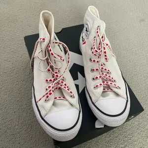 Woman’s heart converse high top thumbnail 4