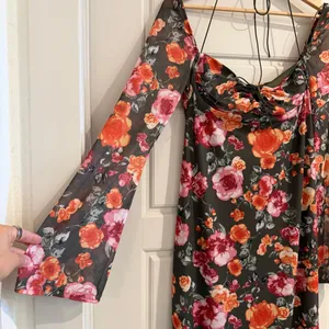 Vici Green Floral Fitted Long Sleeve‎ Midi Dress Size Large thumbnail 3