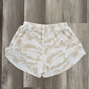 Old Navy Women’s Dream Petal Camo Print Lounge Shorts – Size XS thumbnail 6