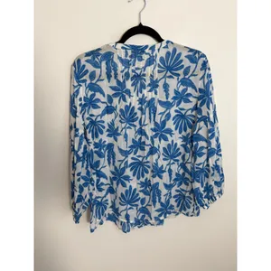 Vineyard Vines Blue and white Popover blouse size medium thumbnail 4