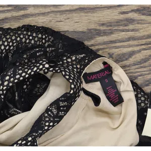 NWT Material Girl Juniors Lined Lace Halter Top 2698408 Black S thumbnail 5