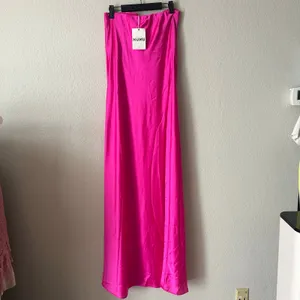 Show Me Your Mumu Taylor Tube Maxi Dress Hot Pink Size Large NWT thumbnail 4