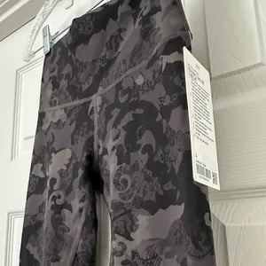 Lululemon Wunder Train High-Rise Tight 28" Hidden Heritage Lace Black size 4 thumbnail 6