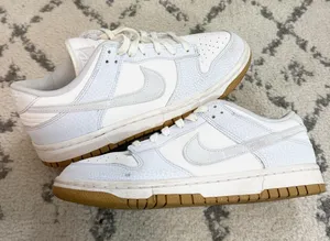Nike Low Women’s Dunk Sneakers  thumbnail 1
