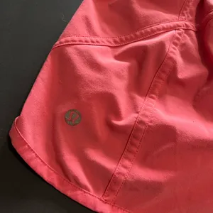 LULULEMON Track That Running Shorts Lip Gloss Women’s Sz 4 EUC thumbnail 4