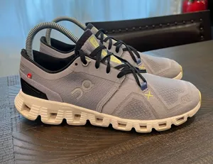 On Cloud X 3 athletic shoes gray/purple 7 women thumbnail 1