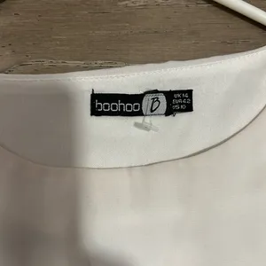 Boohoo White and Gold Sequin Dress thumbnail 4