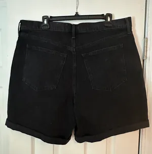 Abercrombie Ultra High Rise Shorts thumbnail 2