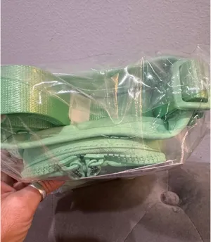 Lululemon Lime / Rainforest Green Crossbody Water Bottle with Front Pocket thumbnail 5