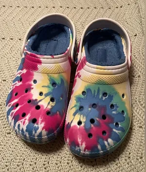 Crocs Classic Lined Tie-Dye Clogs thumbnail 1