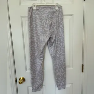 Good American leopard print white and silver leggings thumbnail 6
