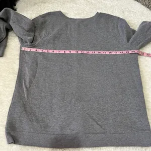 5/$30 🎈 Old navy large grey toasty crewneck sweatshirt thumbnail 4
