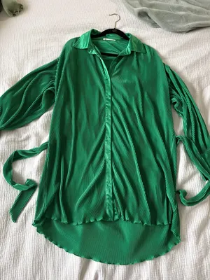 Green Dress thumbnail 4