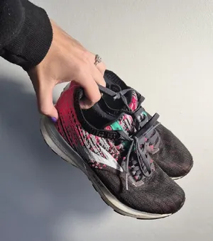 Brooks Women’s Sneakers Size 7 Black & Pink Running Shoes thumbnail 1