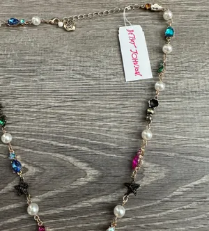 Betsey Johnson CRUISE CONTROL BLING AND SEAHORSE AND FAUX PEARLS Y NECKLACE thumbnail 3
