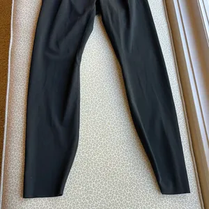 NWOT Adidas Tight Fit Aeroready Cropped Black Leggings size S thumbnail 1