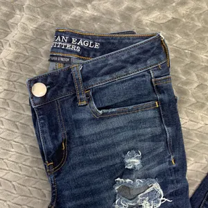 American Eagle 360° Super Stretch Distressed Jeggings Size 0Short thumbnail 2