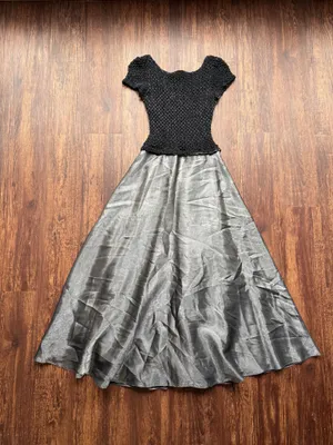 JS Collections Vintage 90s Y2K Whimsygoth Silver Metallic Evening Gown- Size 2 thumbnail 1