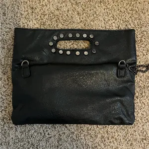 Black clutch thumbnail 4