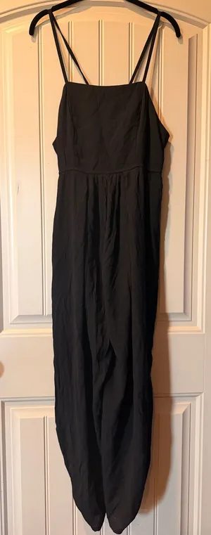 Halara Black Sleeveless Wide Leg Jumpsuit Criss Cross Back Pockets Size M thumbnail 1