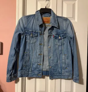 Levi’s Vintage Denim Jacket Blue Women’s Medium thumbnail 1