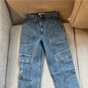 Abercrombie & Fitch Cargo Style The 90’s Straight Ultra High Rise Blue Jeans thumbnail 4
