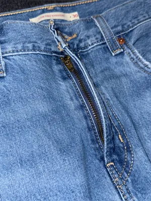 Levi’s Low Pro Straight Jeans Relaxed Slouchy Womens Sz 30 Distressed Blue Denim thumbnail 6