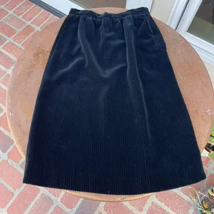 Anthropologie Vintage classy Black velvet ribbed midi skirt waist sz 26 thumbnail 3
