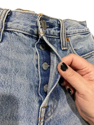 Levi’s Premium Denim Wedgie Jeans Blue Size 26 Straight Leg Minimalist Preppy thumbnail 8